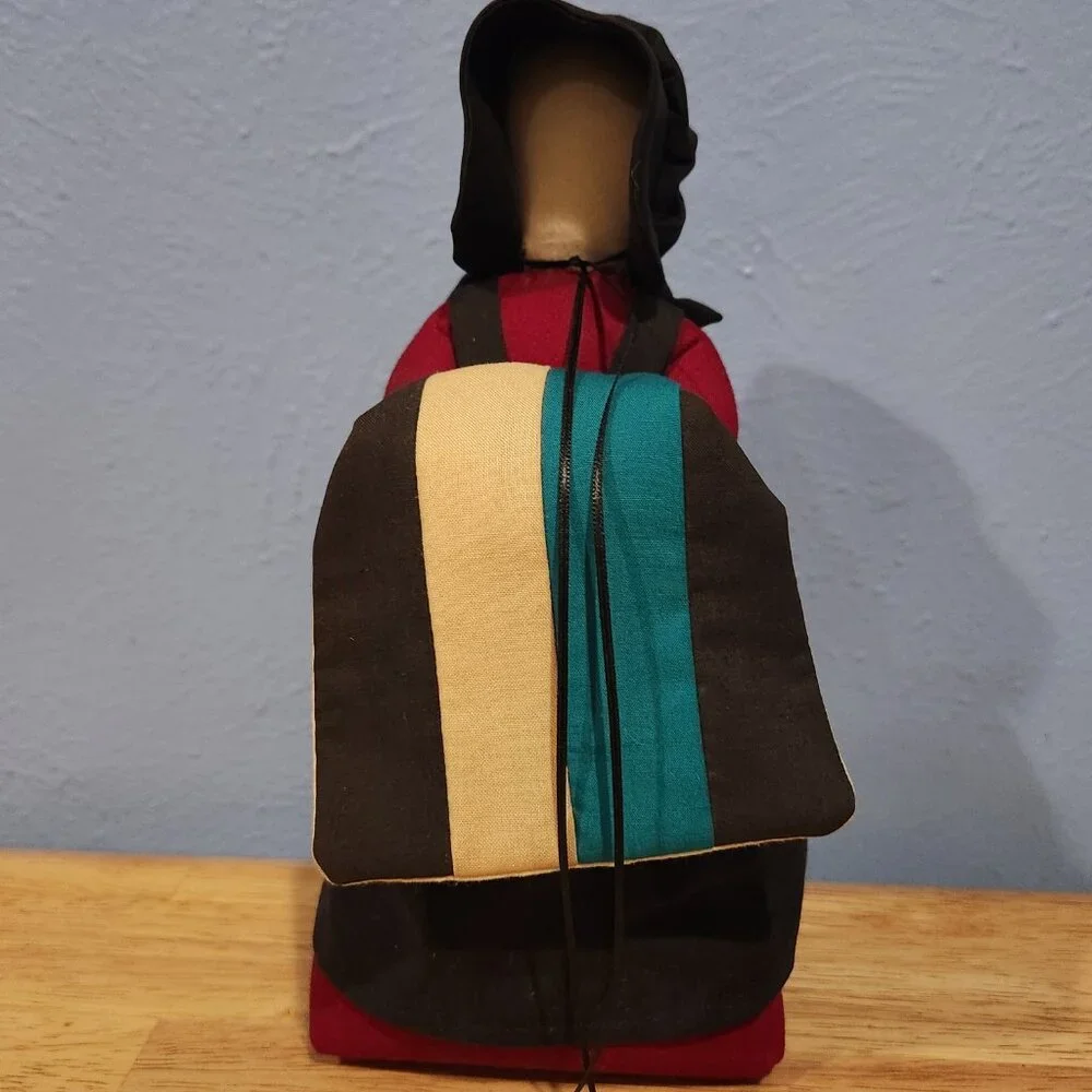 Bear Creek Emporium Bearfoot Faceless Wood/Cloth Sand Filled Country Lady Quilt - Picture 8 of 10